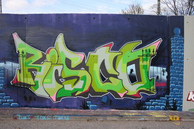 Graffiti Wall - Photo by ghettoklaus - risco