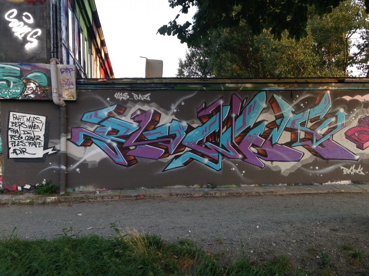 Graffiti Wall - Photo by ghettoklaus - rowdy