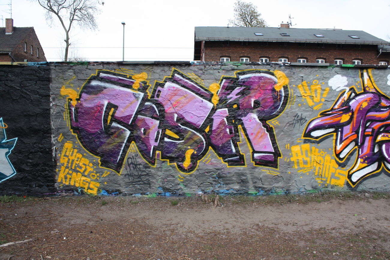 Graffiti Wall - Photo by ghettoklaus - gosip