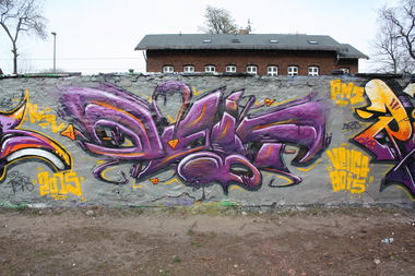 Graffiti Wall - Photo by ghettoklaus - doit