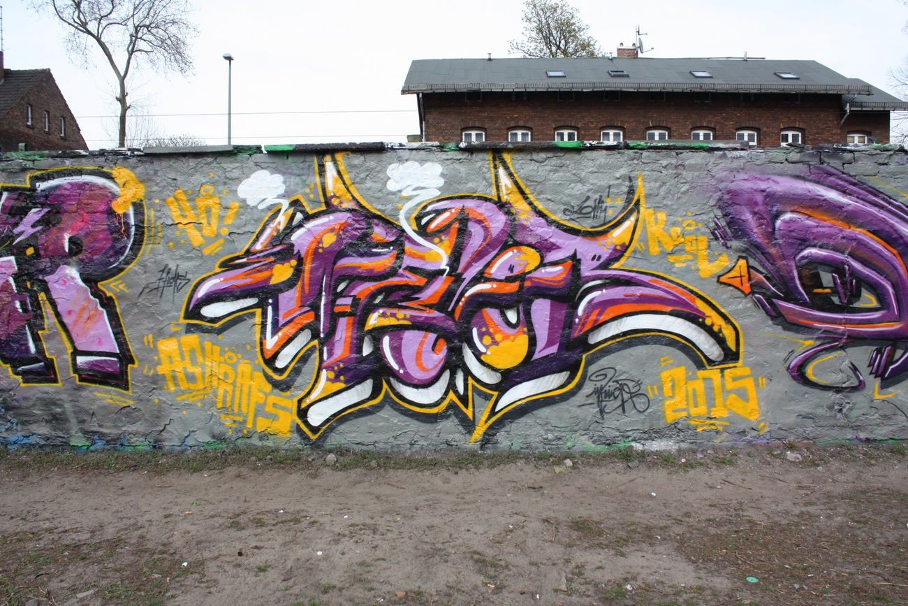 Graffiti Wall - Photo by ghettoklaus - infive