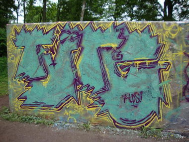 Graffiti Wall - Photo by gibmirdeineseele - tüte, bonn