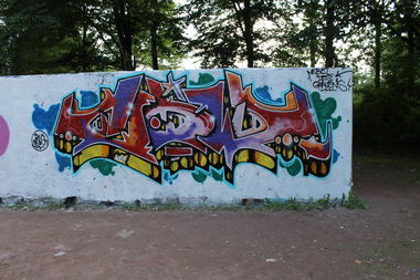 Graffiti Wall - Photo by gibmirdeineseele - crazy, cow, 666