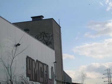 Graffiti Bombing - Photo by gintonic - eo, crew, tag (2015)