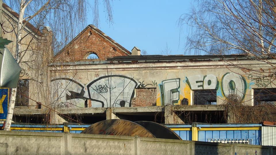 Graffiti Bombing - Photo by gintonic - eo, cru, crew