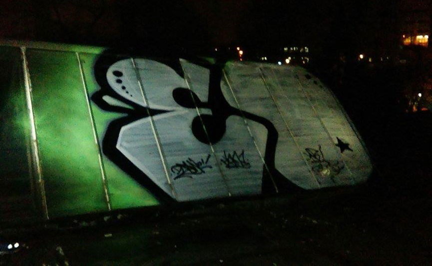 Graffiti Bombing - Photo by gintonic - eo, chrom, style (2015)