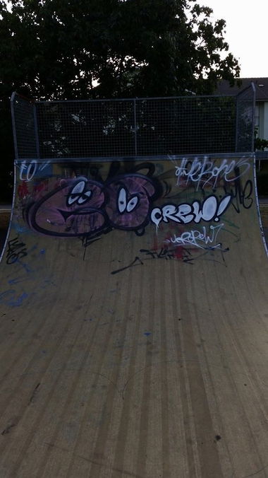 Graffiti Bombing - Photo by gintonic - eo, crew, otimer (2015)