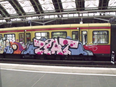 Graffiti Wall - Photo by gittazaun123