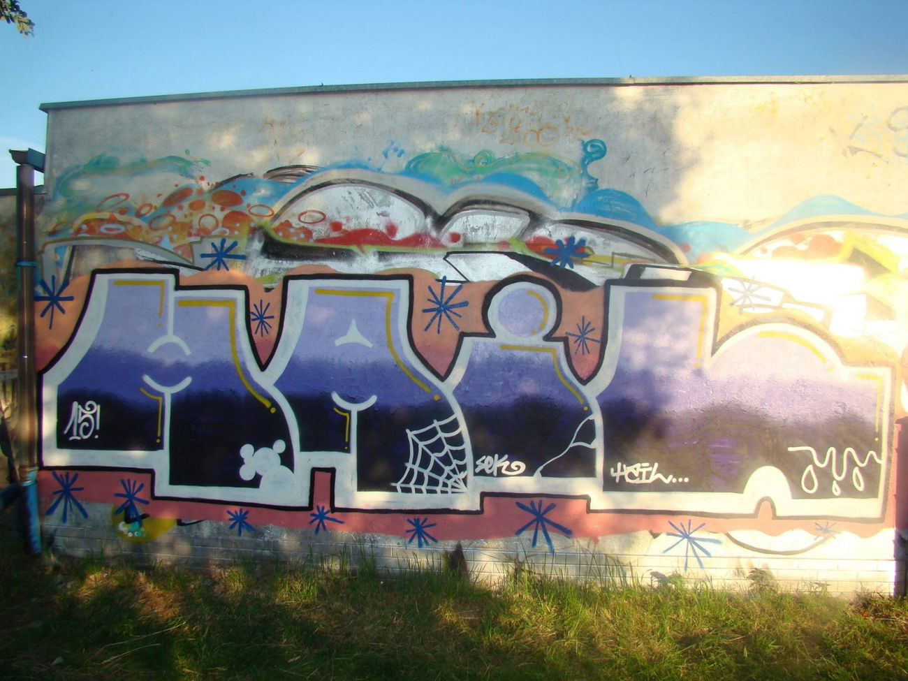 Graffiti Wall - Photo by gloszezlewu