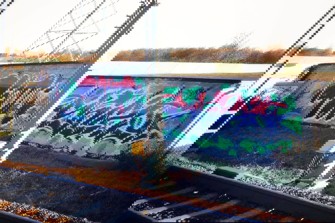 Graffiti Bombing - Photo by goodhuman - tacos, shizo, bahnlinie (2014)