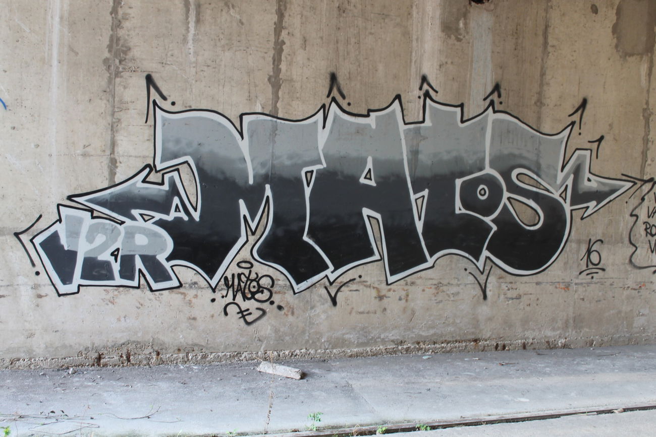 Graffiti Bombing - Photo by graffforlife