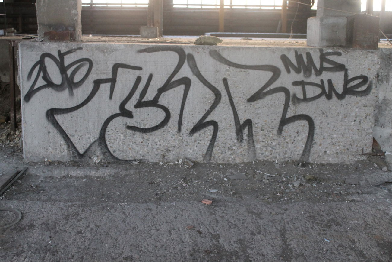 Graffiti Bombing - Photo by graffforlife