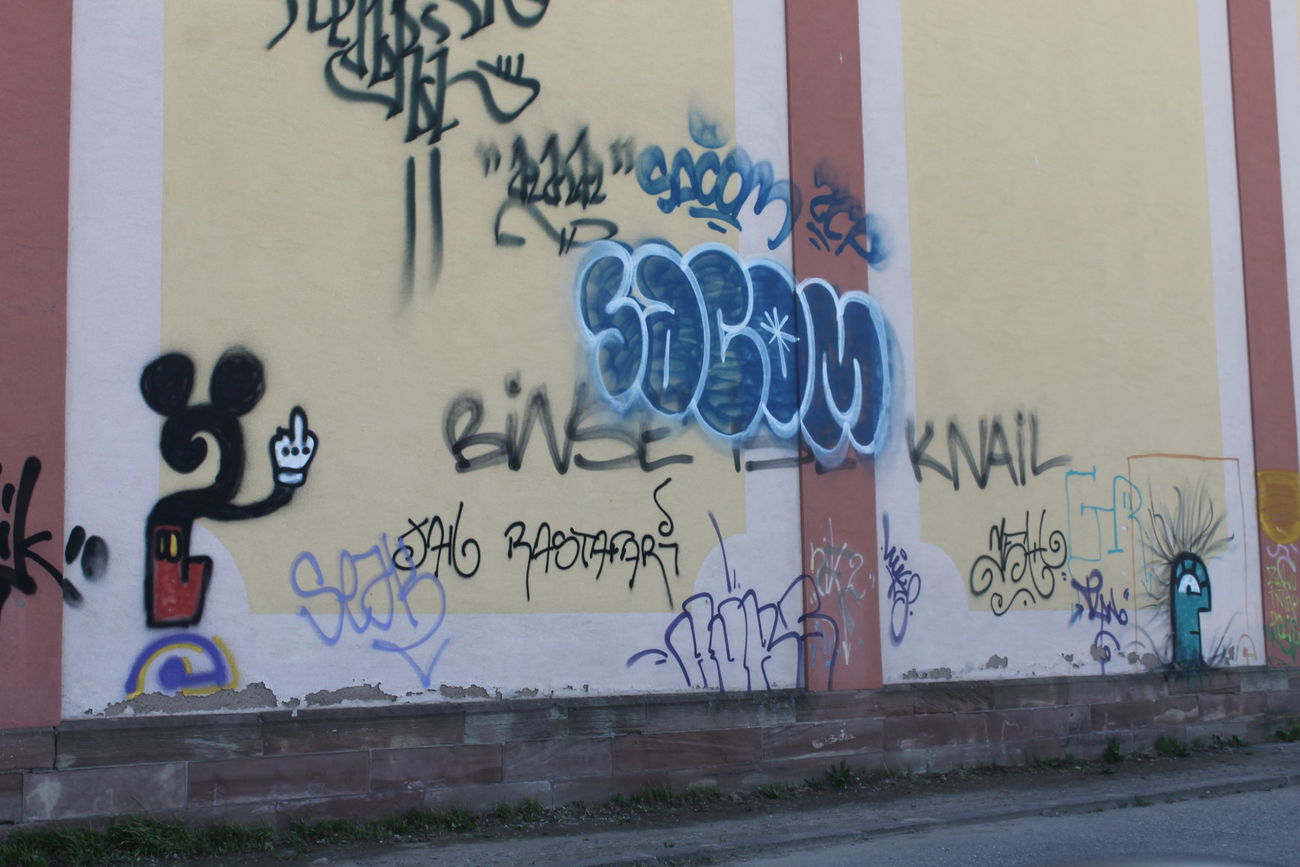 Graffiti Bombing - Photo by graffforlife