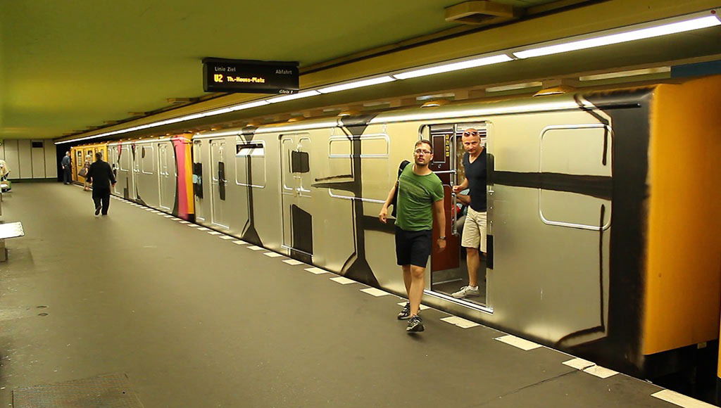 Graffiti Train - Photo by graffitiBLN - bad, drs