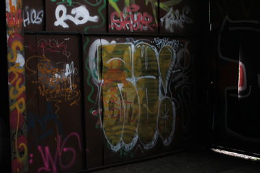 Graffiti Wall - Photo by graffiti_bs - RA, Throwup, Tags