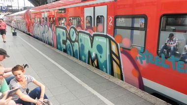 Graffiti Train - Photo by graffocalypse - 2015, rb, foim (2015)