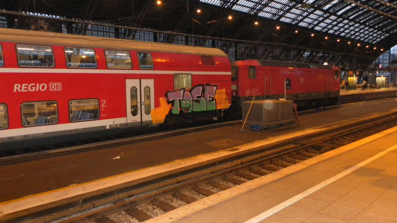 Graffiti Train - Photo by graffocalypse - tose, regio, cologne (2015)