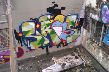 Graffiti Wall - Photo by graffsg42 - siras, gold, repas