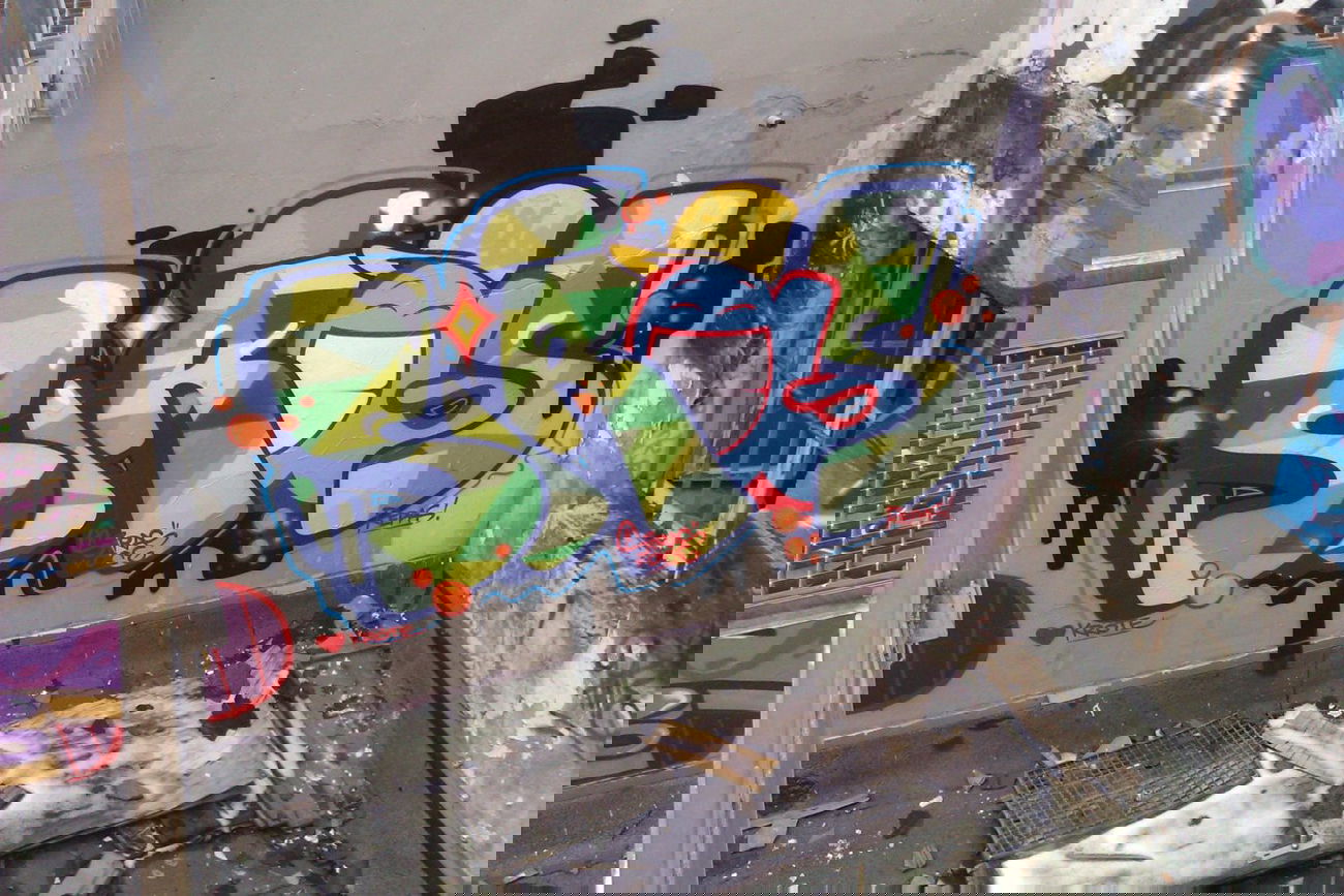 Graffiti Wall - Photo by graffsg42 - siras, gold, repas