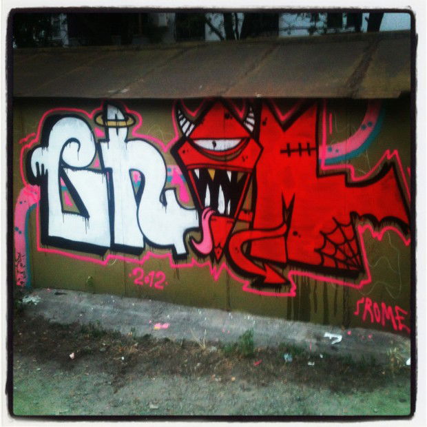 Graffiti Wall in Dp - Photo by grome (2012)