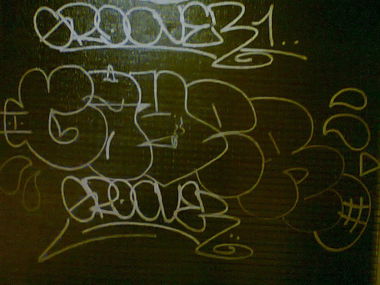 Graffiti Bombing in moscow - Photo by groover - gro