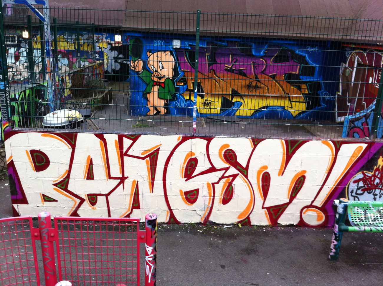 Graffiti Wall in Nottingham - Photo by gsmcrew - gsm (2011)