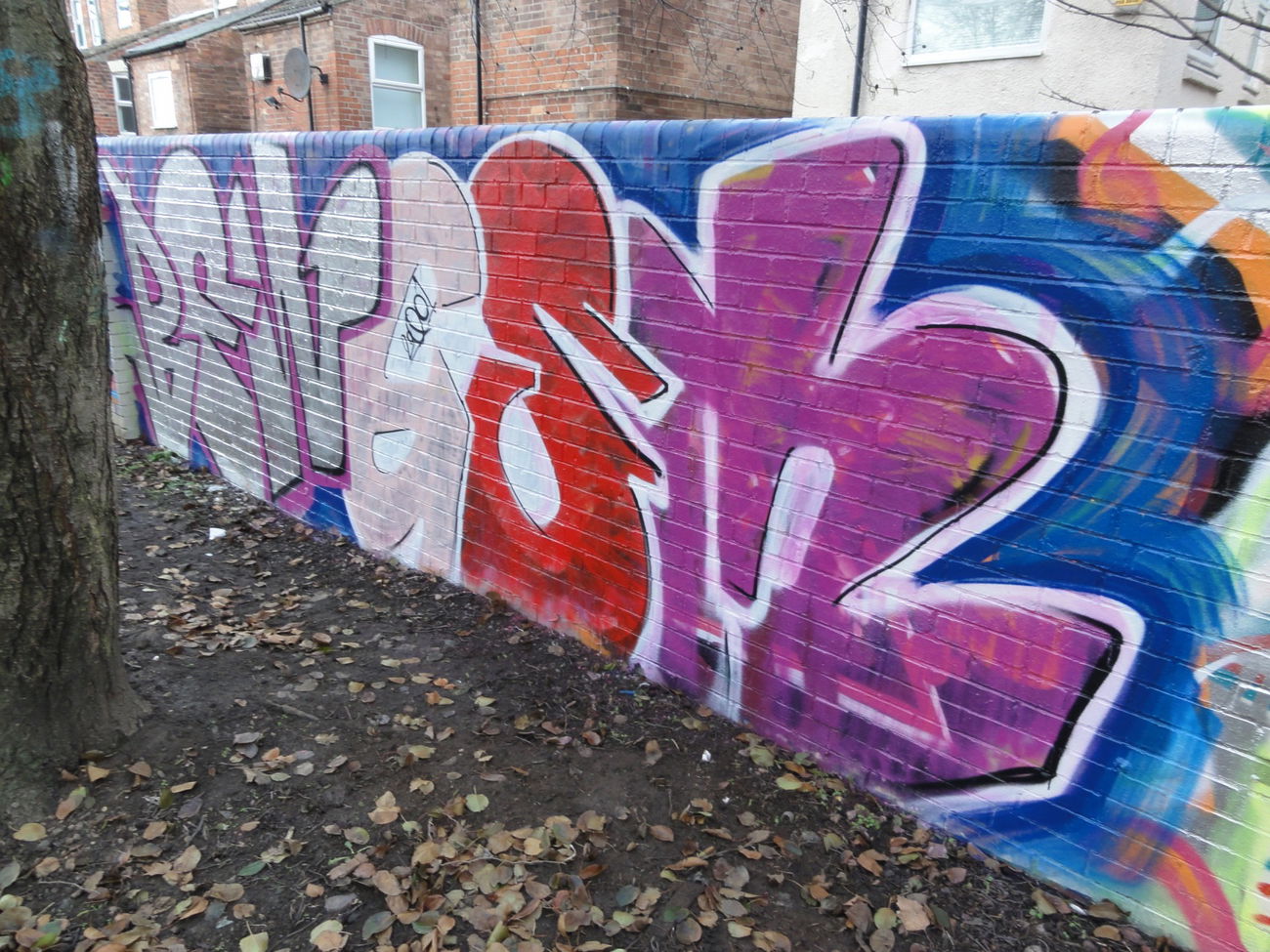 Graffiti Wall - Photo by gsmcrew - gsm (2010)