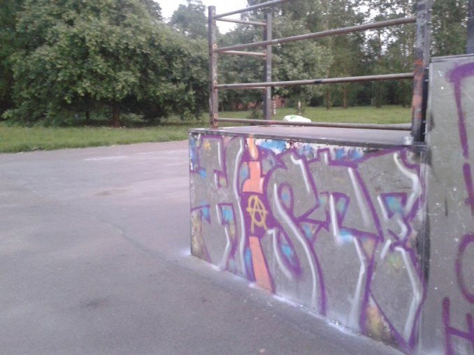 Graffiti Bombing - Photo by haezt (2014)