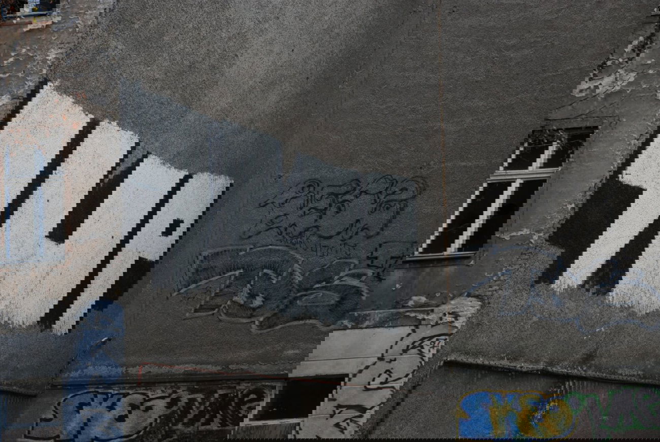 Graffiti Bombing - Photo by haftbefehl - 1UP, roll, up