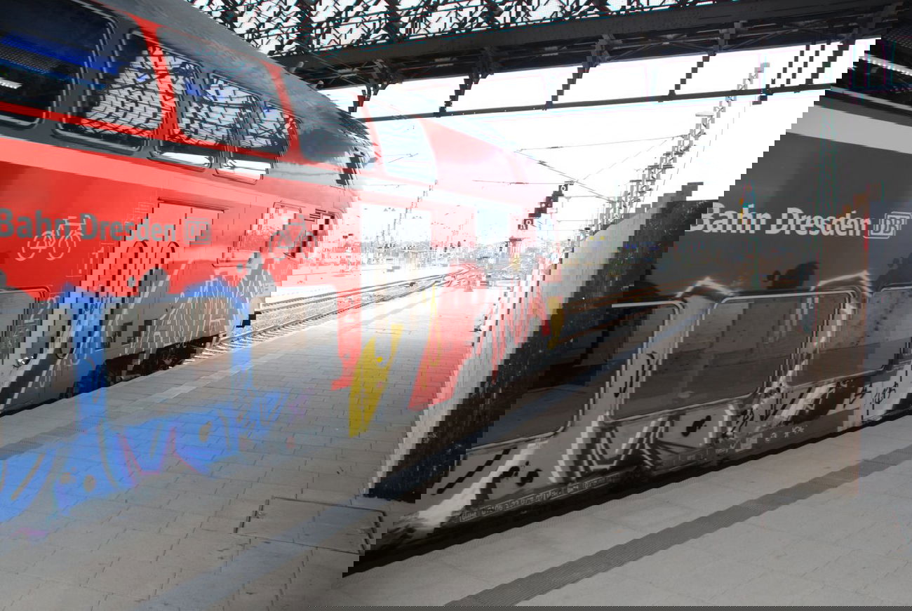 Graffiti Train - Photo by haftbefehl - PANDA, NOMI, Train (2013)