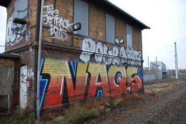 Graffiti Bombing - Photo by haftbefehl - NAQS, POUR, NESTI (2013)
