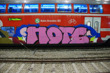 Graffiti Train - Photo by haftbefehl - HOTS, PIUS, SGD (2013)