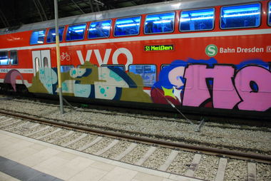Graffiti Train - Photo by haftbefehl - PIUS, HOTS, SGD (2013)