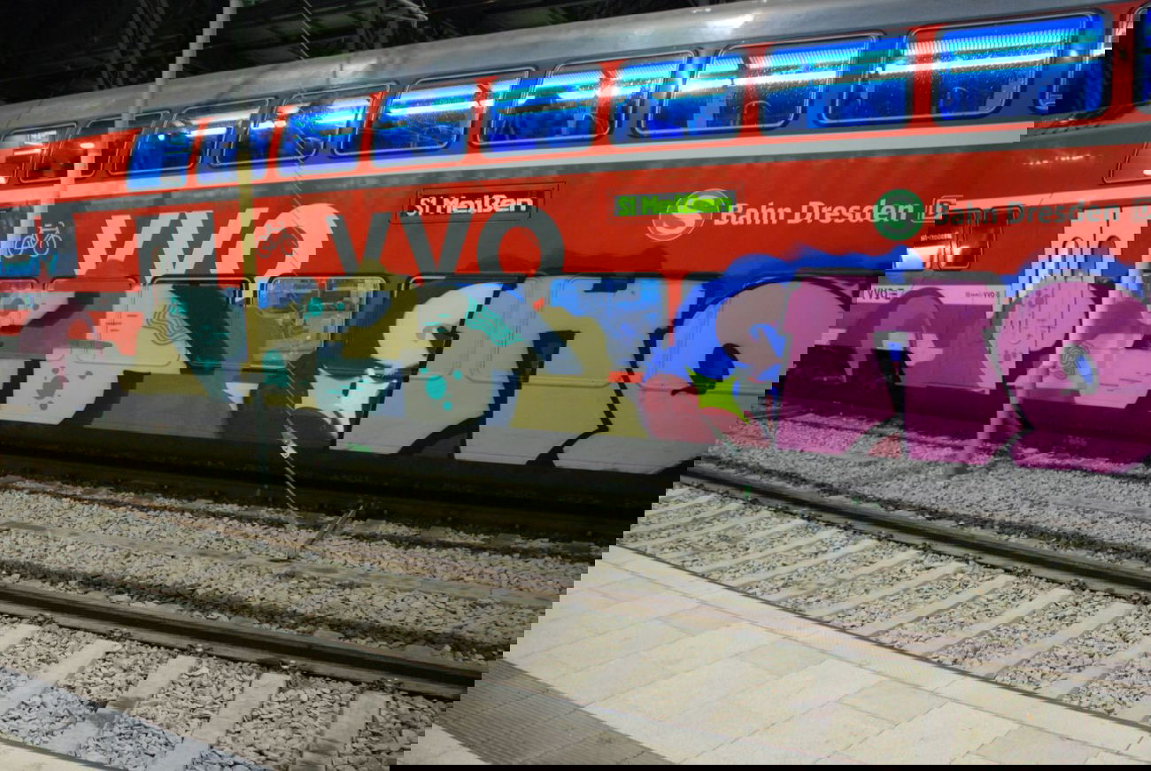 Graffiti Train - Photo by haftbefehl - PIUS, HOTS, SGD (2013)