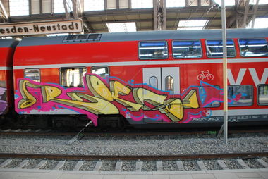 Graffiti Train - Photo by haftbefehl - DENK, PIUS, HOTS (2014)