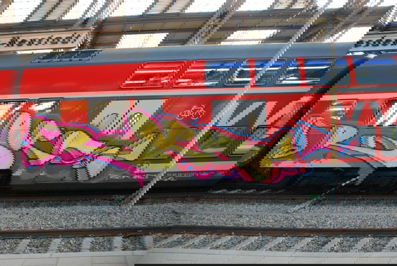 Graffiti Train - Photo by haftbefehl - DENK, PIUS, HOTS (2014)