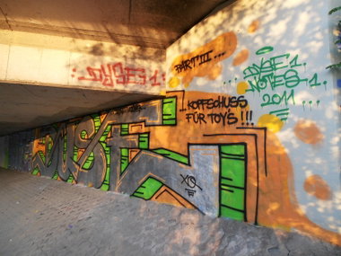 Graffiti Bombing in Jena - Photo by hainz107 - düse, dyse, xq
