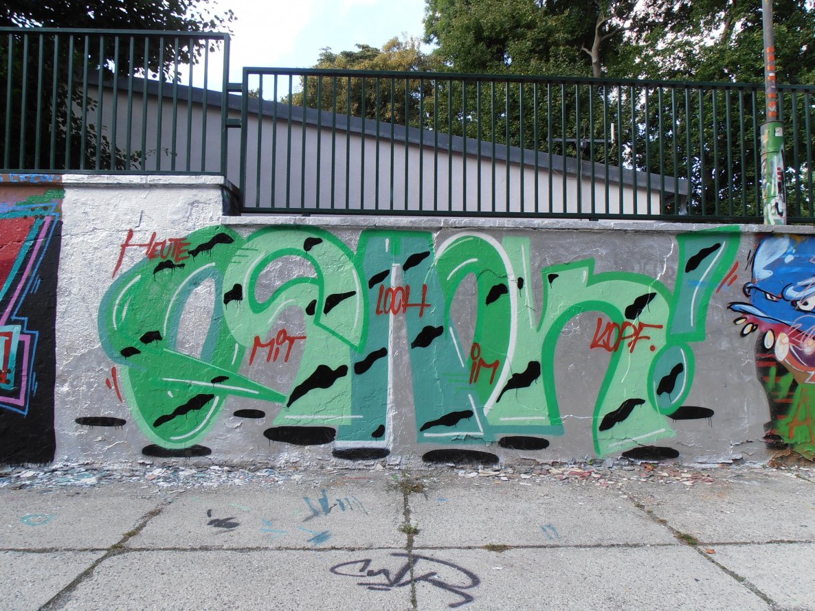 Graffiti Wall - Photo by hainz107 - oshok, weimar