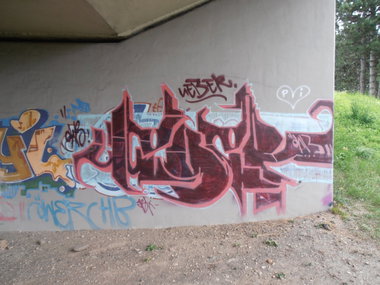 Graffiti Bombing in Jena - Photo by hainz107 - ueber, öhb