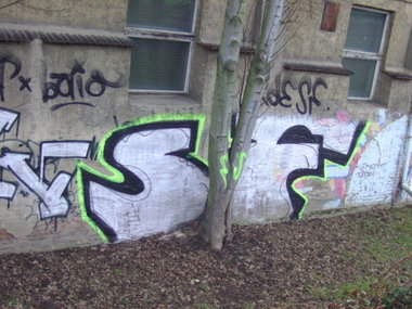 Graffiti Bombing in Jena - Photo by hainz107 - sf, rde, buio