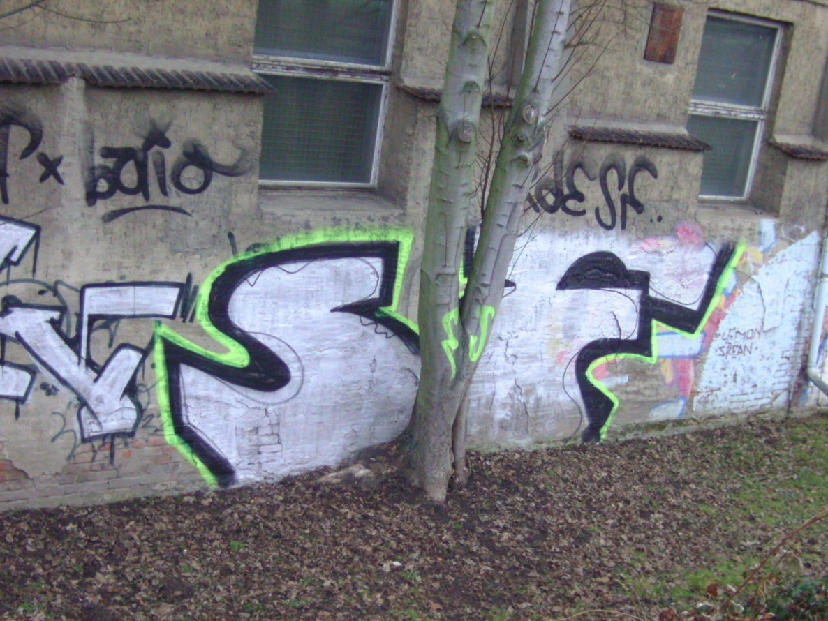 Graffiti Bombing in Jena - Photo by hainz107 - sf, rde, buio