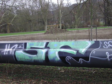 Graffiti Bombing in Jena - Photo by hainz107 - sf