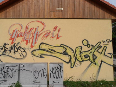 Graffiti Bombing in Großschwabhausen - Photo by hainz107 - rock, &, roll