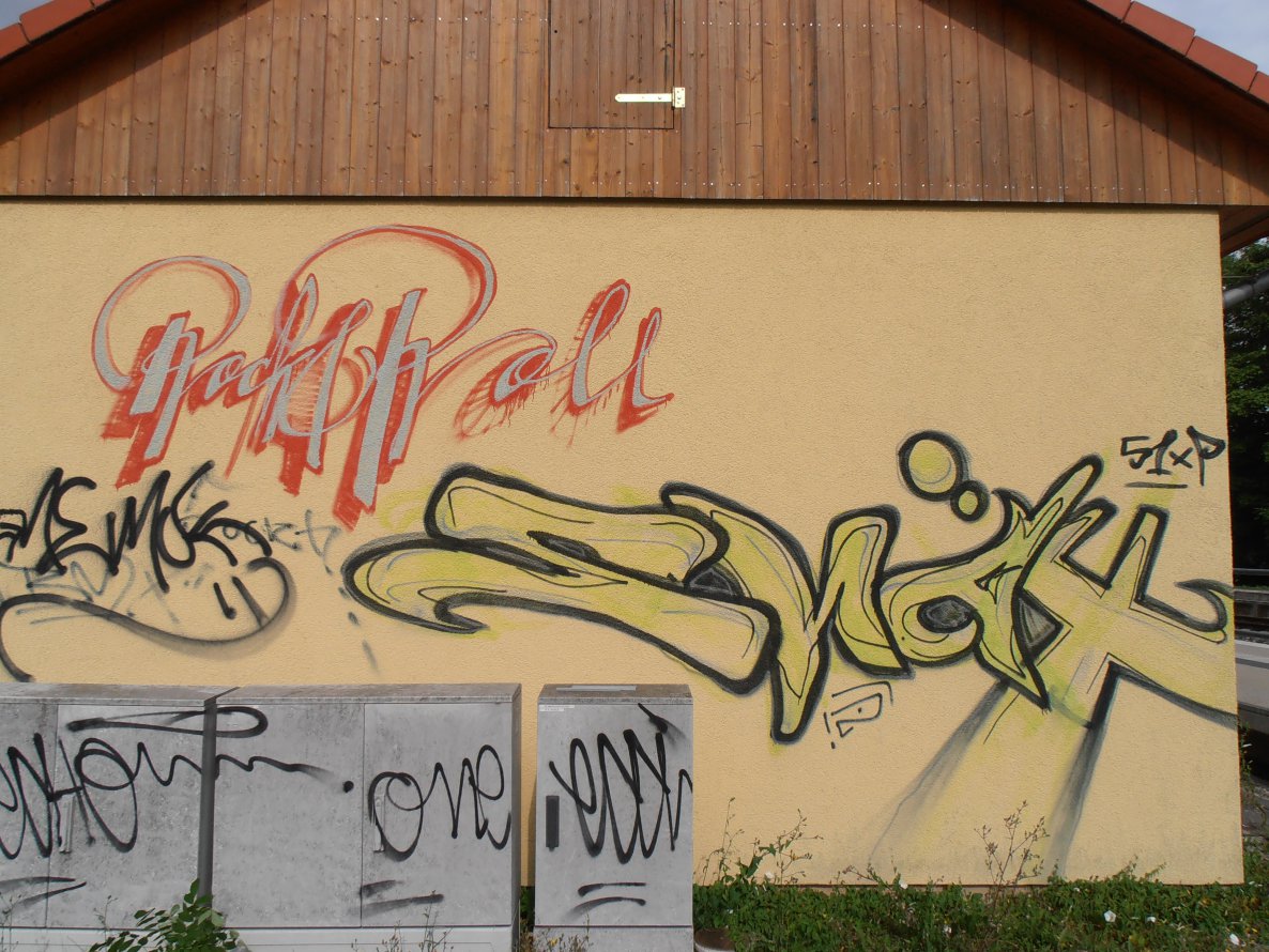 Graffiti Bombing in Großschwabhausen - Photo by hainz107 - rock, &, roll