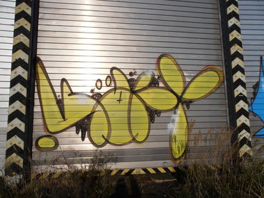 Graffiti Bombing in Gera - Photo by hainz107 - käry, kery, daw