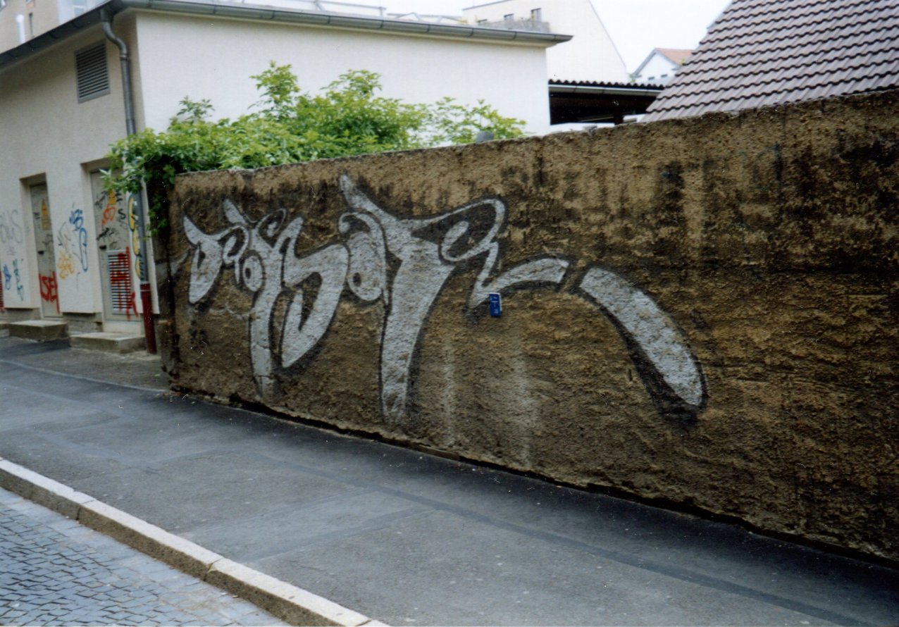 Graffiti Bombing in Jena - Photo by hainz107 - rosar, xq