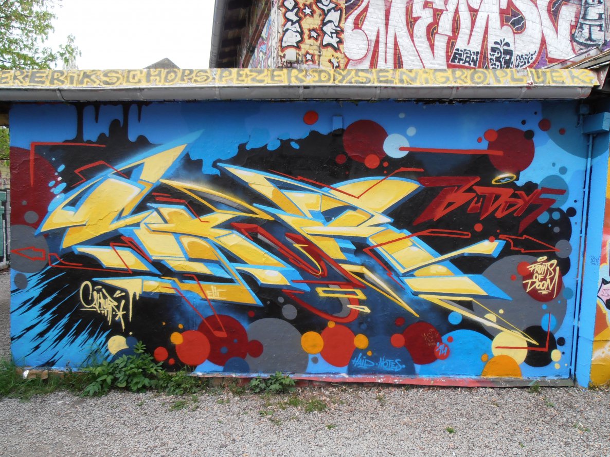Graffiti Wall in Jena - Photo by hainz107 - skur, buddys