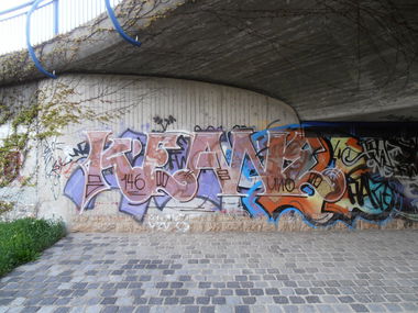 Graffiti Bombing in Jena - Photo by hainz107 - keane, uno