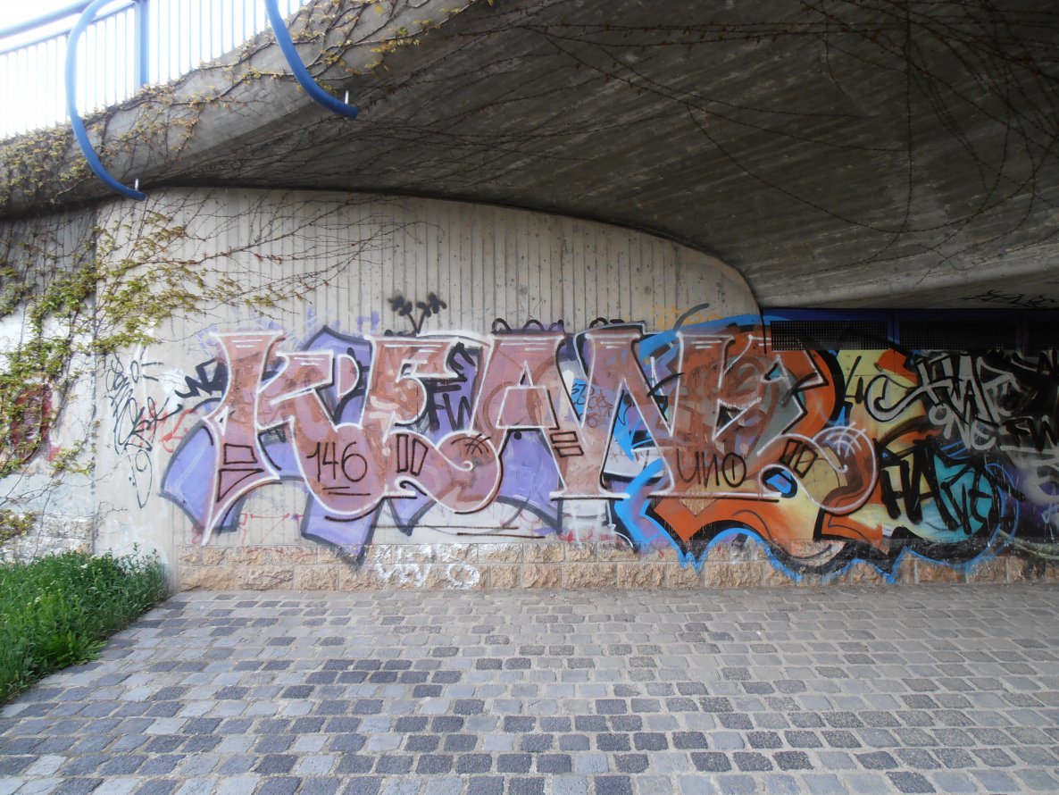 Graffiti Bombing in Jena - Photo by hainz107 - keane, uno