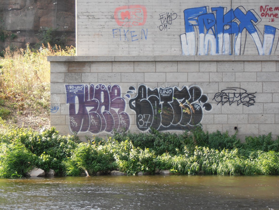 Graffiti Bombing in Jena - Photo by hainz107 - okär, eatme, ibd